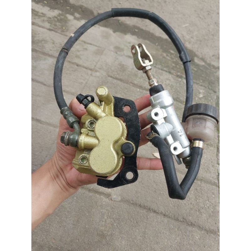 Jual MASTER REM + KALIPER BELAKANG PALA BABI BELAKNAG 2 PISTON SATRIA 2 ...