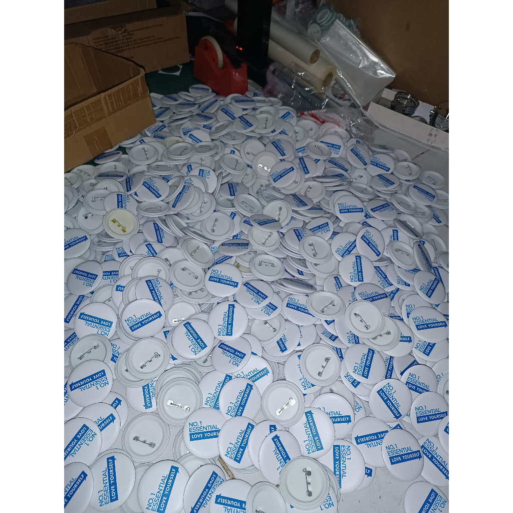 Jual Souvenir Pin Peniti 44mm Custom Bebas Desain Glossy & Doff ...