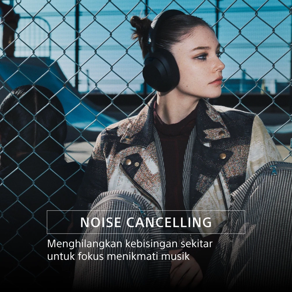 Sony ULT WEAR Noise Cancelling Headphones with Precise Voice Pickup, Long Battery Life 30h, Bluetooth 5.2