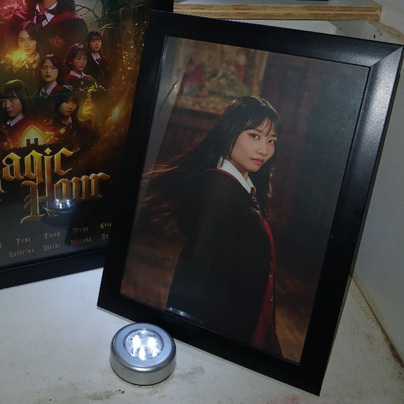Jual Poster Muthe Feni JKT48 Magic Hour Bolak Balik | Shopee Indonesia