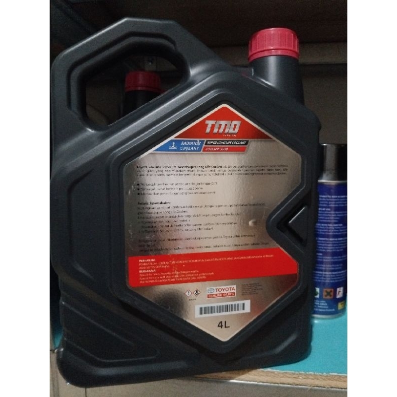 Jual AIR RADIATOR TMO 50/50 4LITER RADIATOR COOLANT 100% ORI | Shopee ...