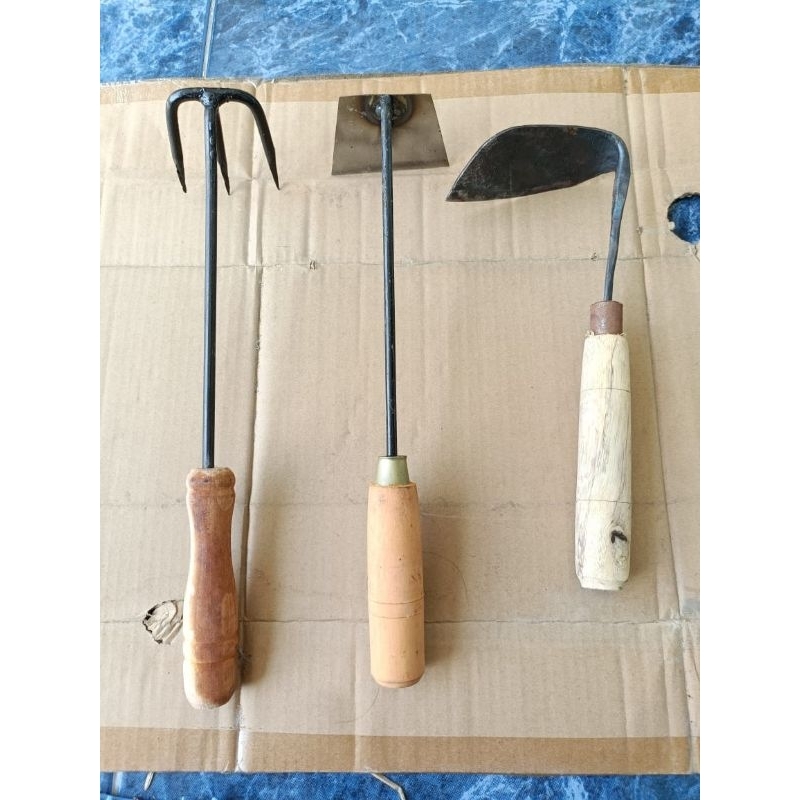 Paket Hemat Isi 3 Pcs Cangkul Garuk Rumput -alat Pembersih Gulma Pemotong Berkeb - foto 2