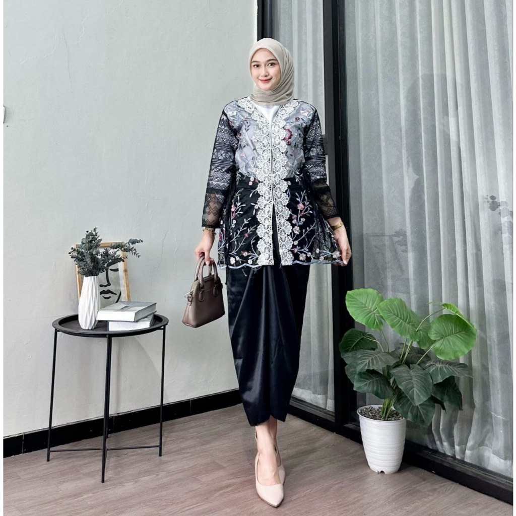Jual One Set Wanita Kekinian Maiza Tulle Gardenia Renda Chantily ...