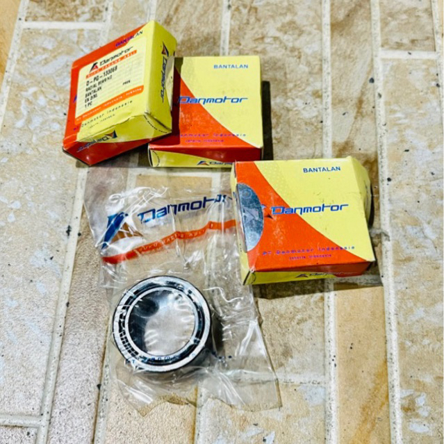 Jual laher bearing laker roces kruk as bagian kanan vespa px ps strada ...