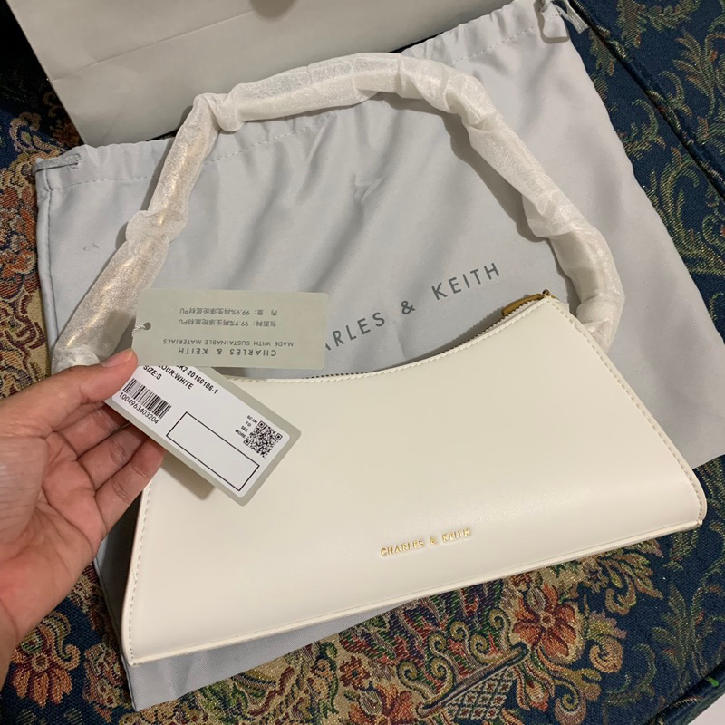 Jual (READY WAJIB BACA KETERANGAN) CHARLES & KEITH TRAPEZE METALLIC NEW ...