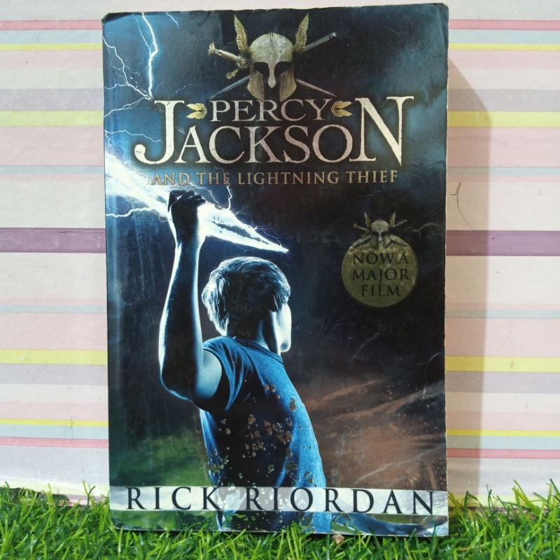 Jual Novel Percy Jackson- And The lightning thief | Shopee Indonesia