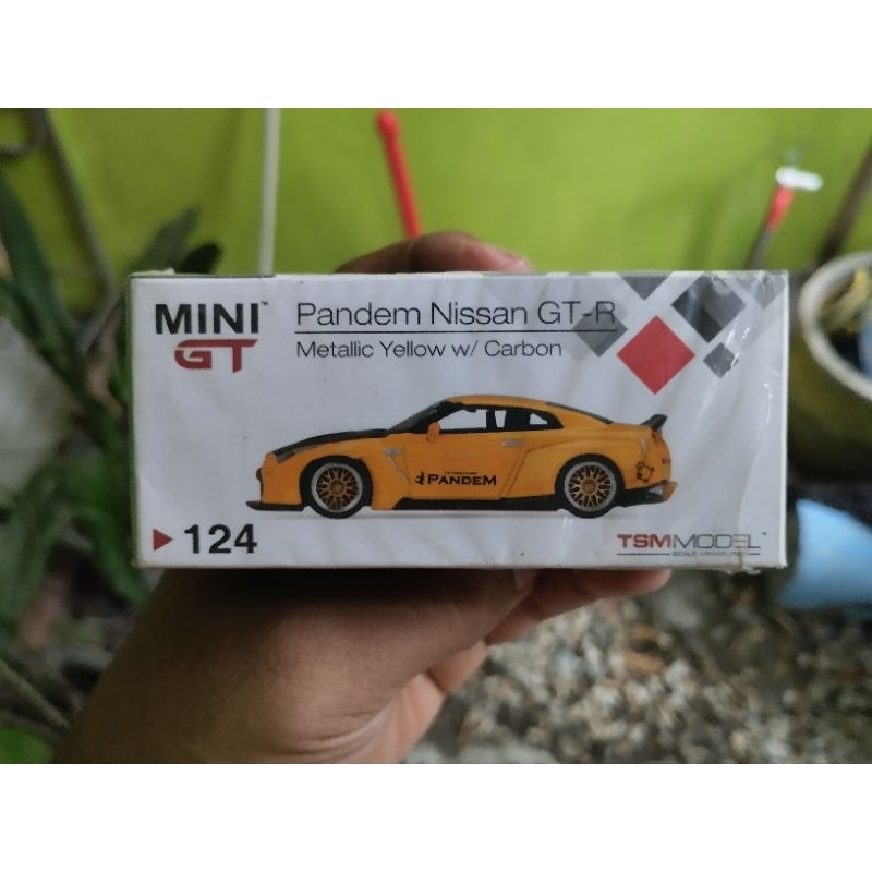 Jual Mini GT Padem Nissan GTR R35 // Metallic Yellow with Carbon ...