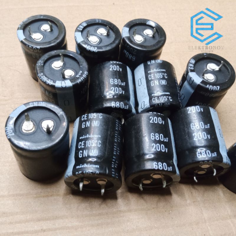 Condensateur électrolytique Jicon 200V 680uF - 105°C - Dimensions 22x50mm - Type Snap In - Neuf Japon