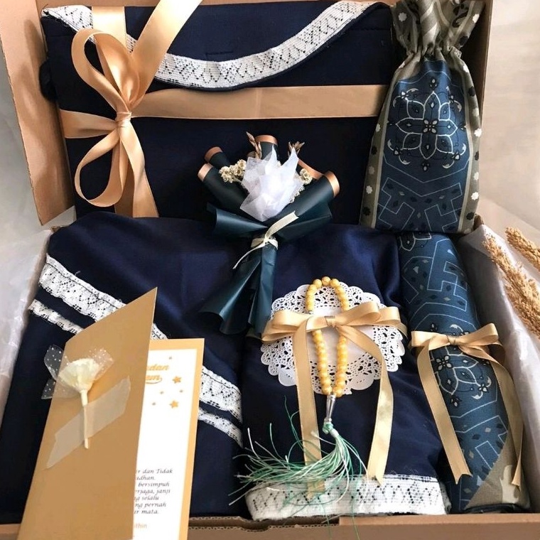 Jual Best Seller Paket Hampers Set Alat Solat Lengkap Kado Ulang Tahun ...