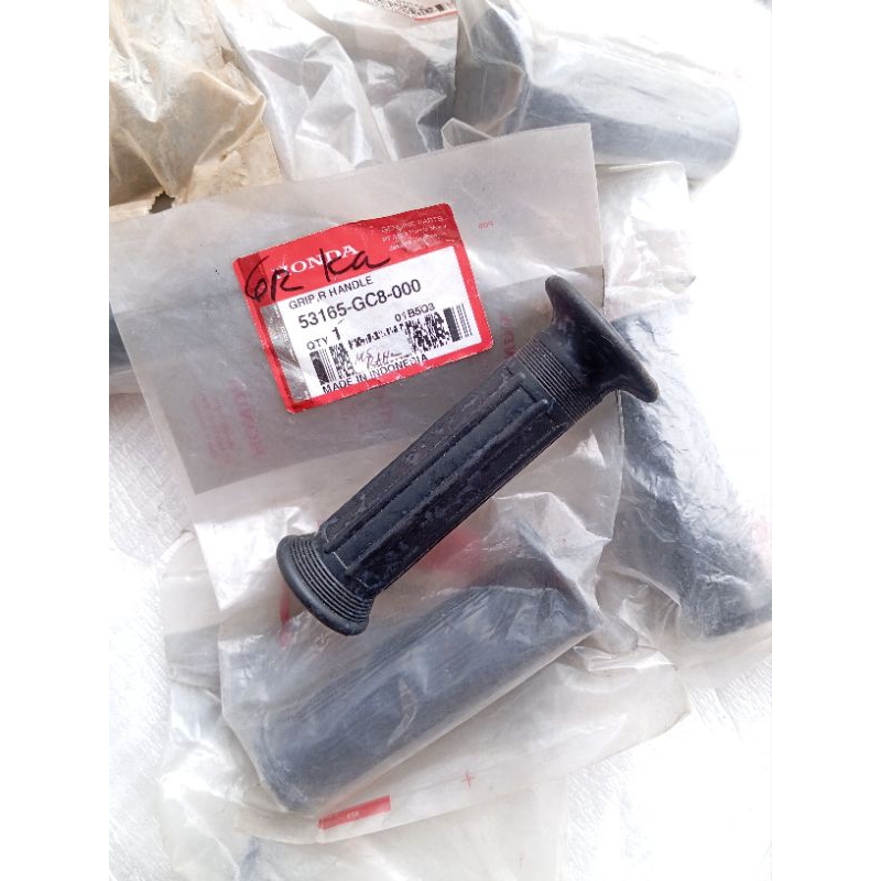 thumbnail image 2 of Genuine Honda Black Rubber Grip Set – 53166-181-000 & 53165-181-000 For Z50R, CT70, XR70R, CRF70F, ZB50 2 of 2