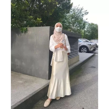 Rok Satin Duyung Mewah Bahan Velvet Roberto Maxmara