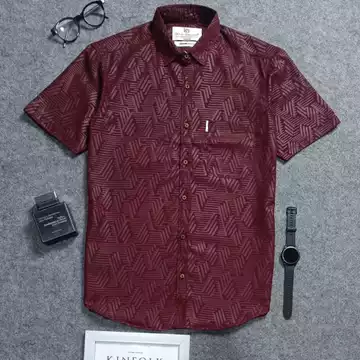Detak Kemeja Embos Pria Lengan Pendek Motif Etnik Maroon