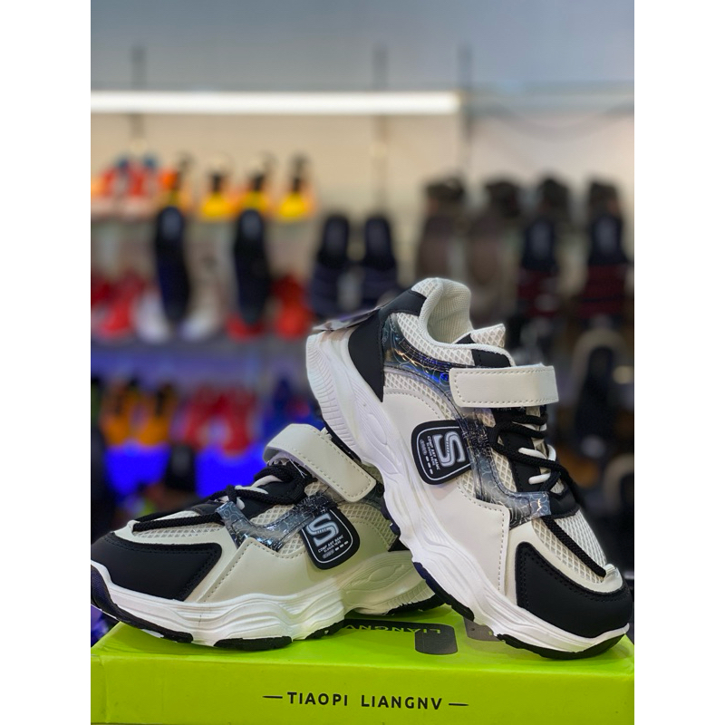 Jual sepatu labubu anak terbaru lampu | Shopee Indonesia