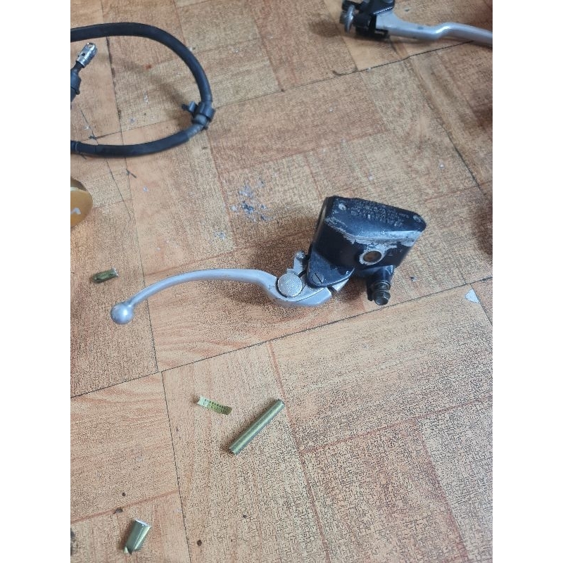 Jual Master rem depan er6 dan satu handle kopling r6 | Shopee Indonesia