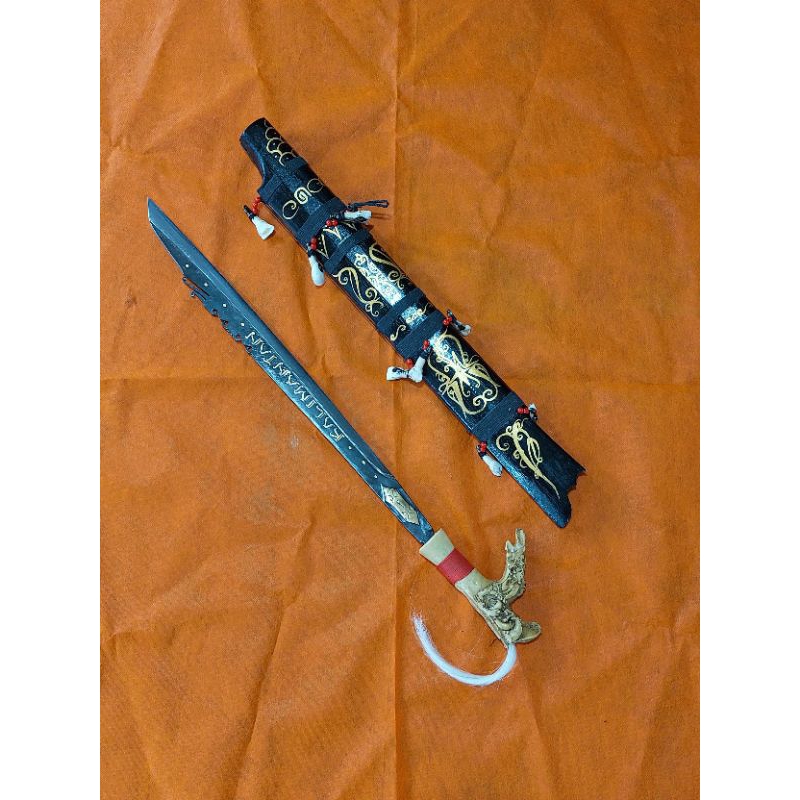 Jual MANDAU PUSAKA SENJATA KHAS SUKU ADAT DAYAK ASLI KALIMANTAN ...