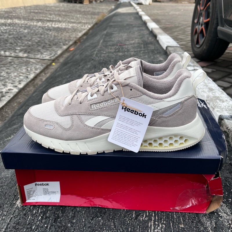 Jual sepatu reebok Classic Leather Hexalite BNIB original 100% | Shopee ...