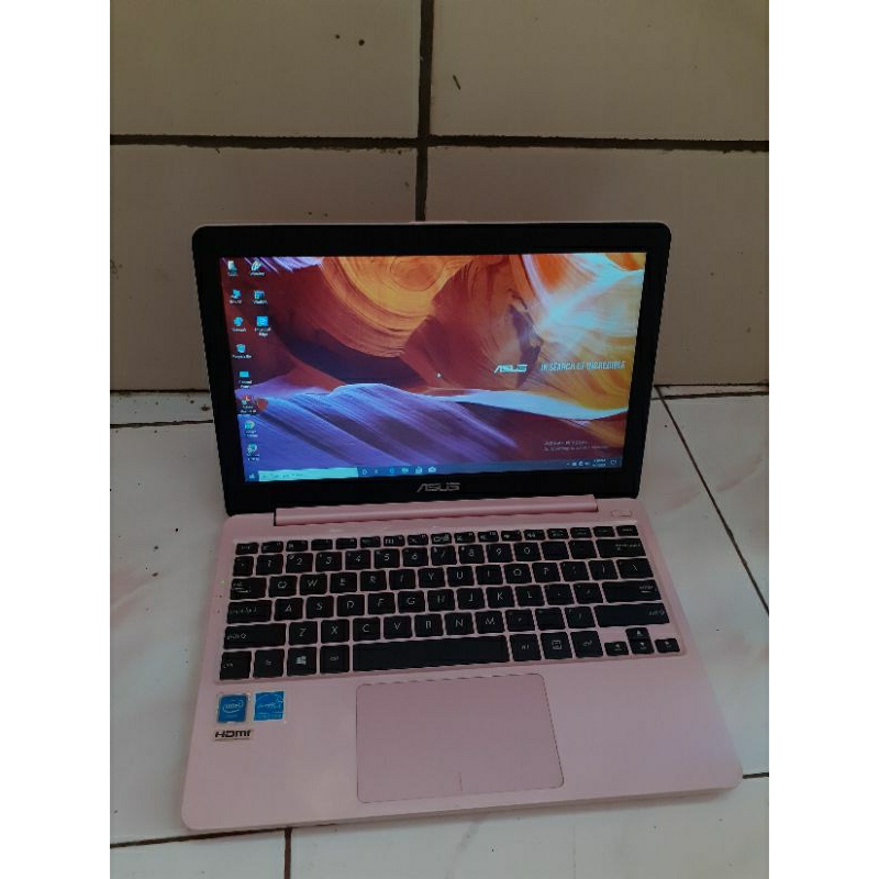 Jual Laptop Asus E203MAH N4000 RAM2GB SSD512GB W10 Second | Shopee ...