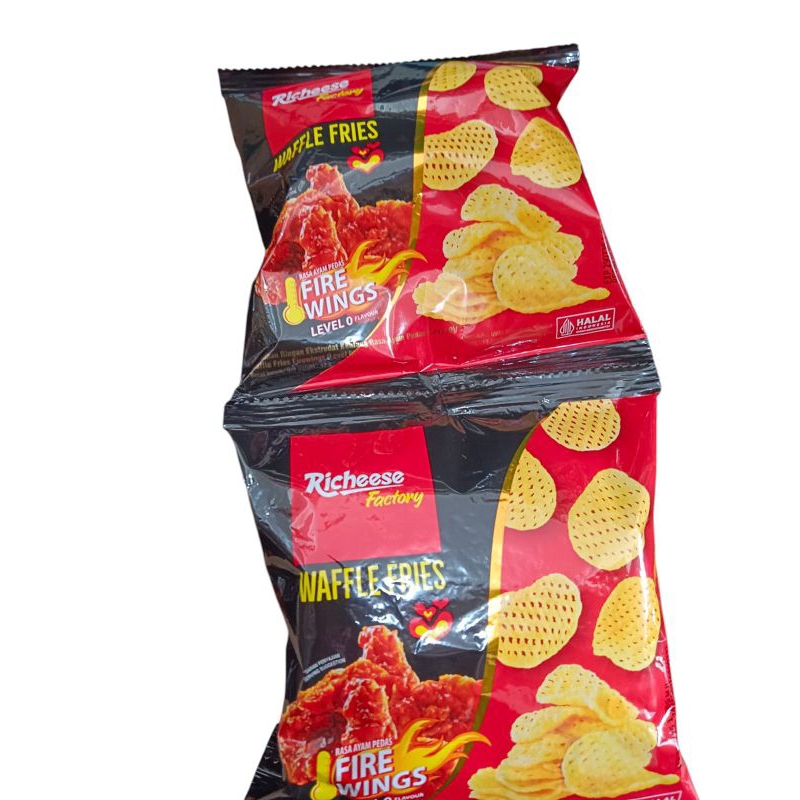 Jual Richeese factory waffle fries rasa ayam pedas fire wings lavel 0 ...