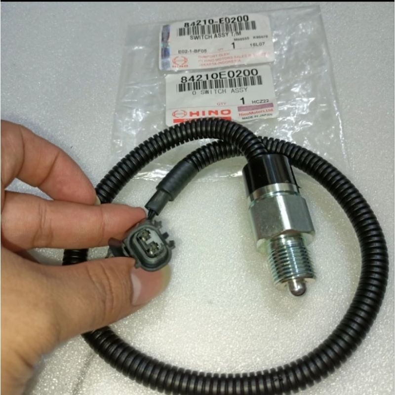 Jual SWITCH ASSY BACK UP TRANSMISI HINO 500 FM260JD 84210-E0200 ...