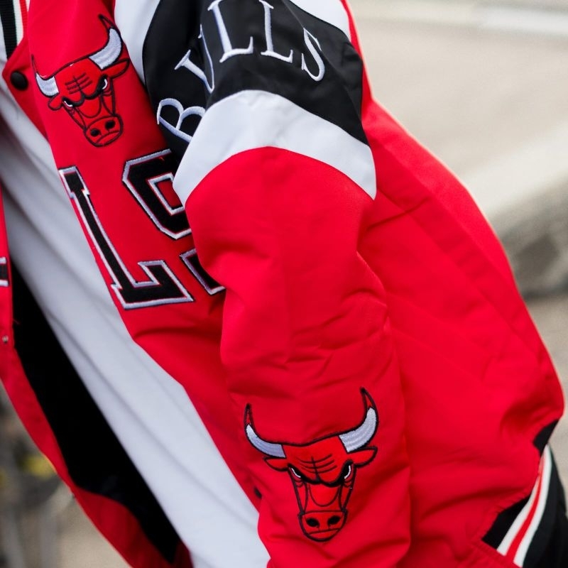 Jual Varsity Bomber Jacket Chicago Bulls Pria Wanita Full Bordir ...