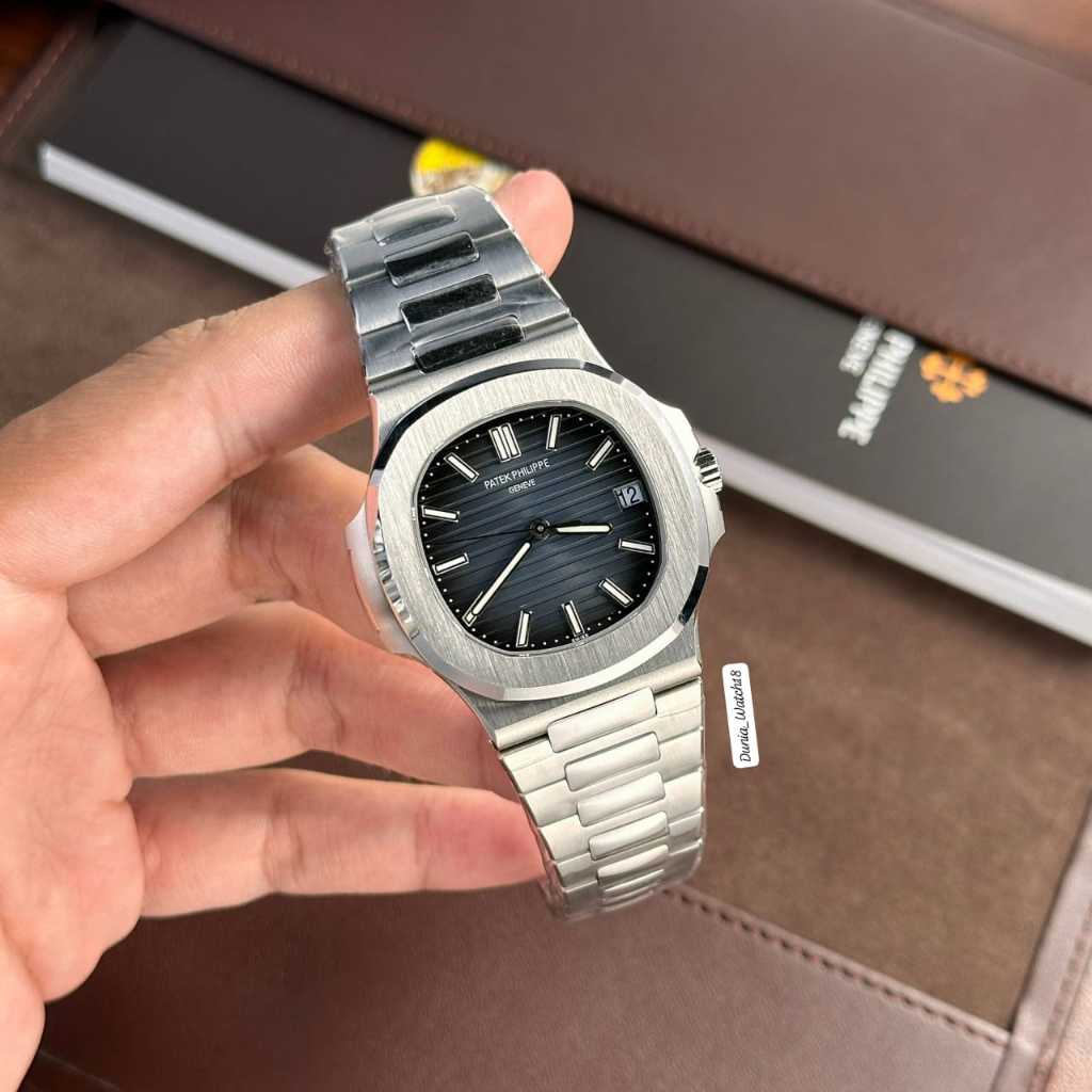 Patek Philippe PP 5711 Blue Dial Swiss Automatic Original Clean 40mm SS 324  SC