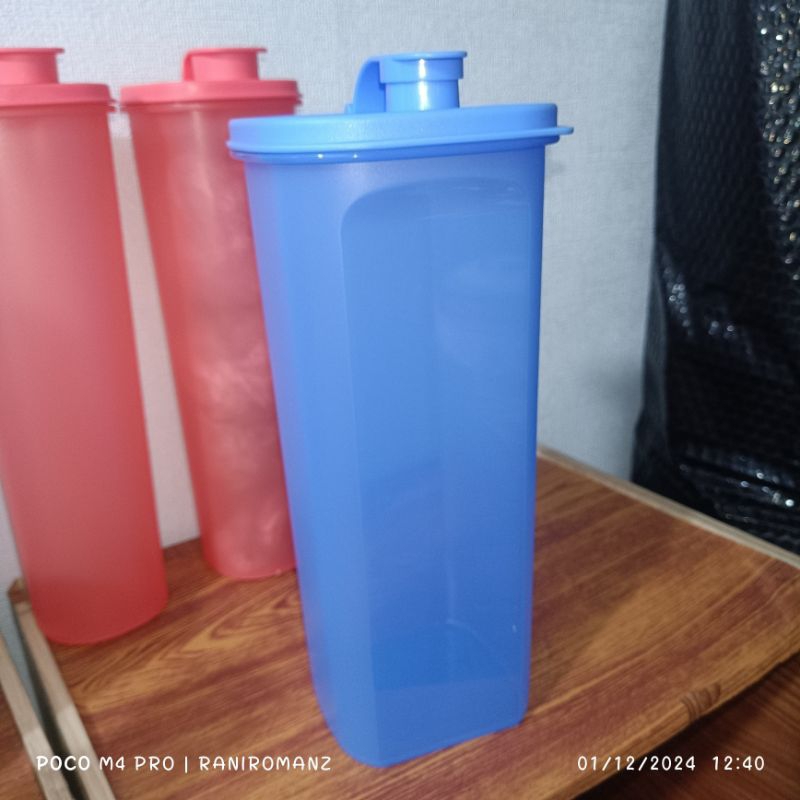 Jual Tupperware Botol Slim Line 2L | Shopee Indonesia