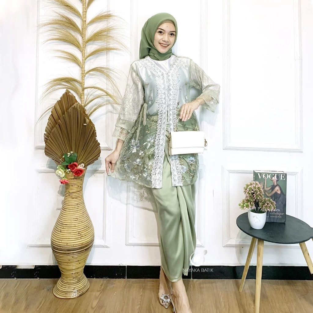 Jual New Arrival One Set Maiza Inner Outer Rok lilit Bahan Tille ...