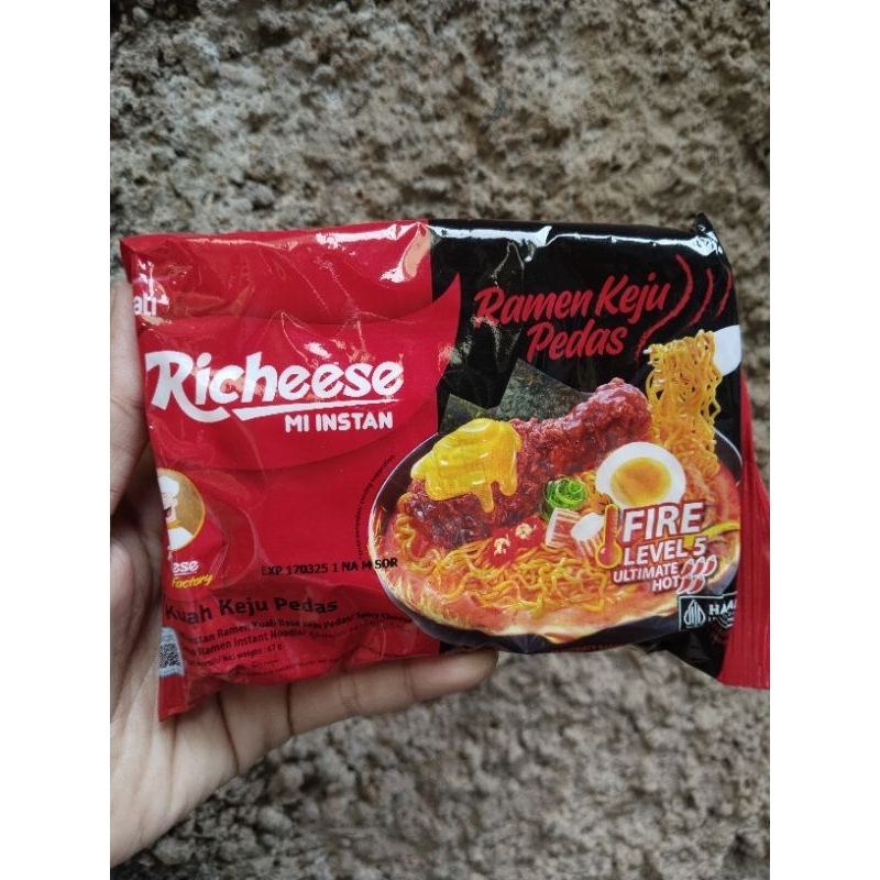 Jual Richeese Mie Ramen Keju Pedas Level 5 Kemasan 67 Gram | Shopee ...