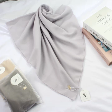 Jilbab Segi Empat Voal Syar’i Jumbo Polos By Scarfashion Ukuran 130X130