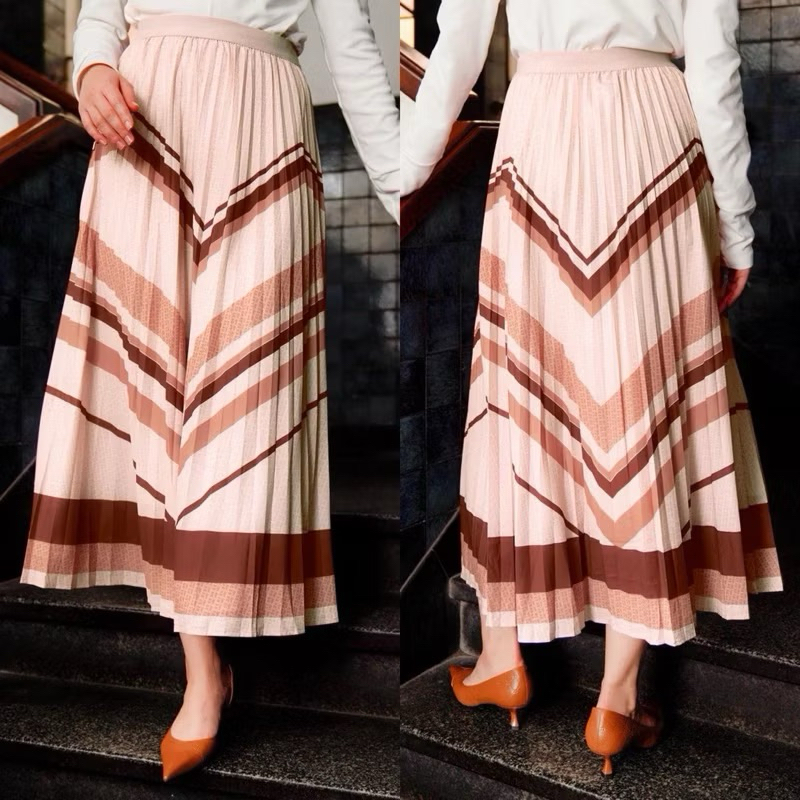 Jual [SOLD] BJ AMONA PLEATED SKIRT BENANG JARUM MONOGRAM BJ ROK