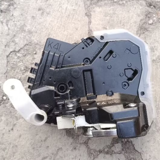 Jual Door lock pintu depan Avanza xenia veloz bagian kiri LH Original ...