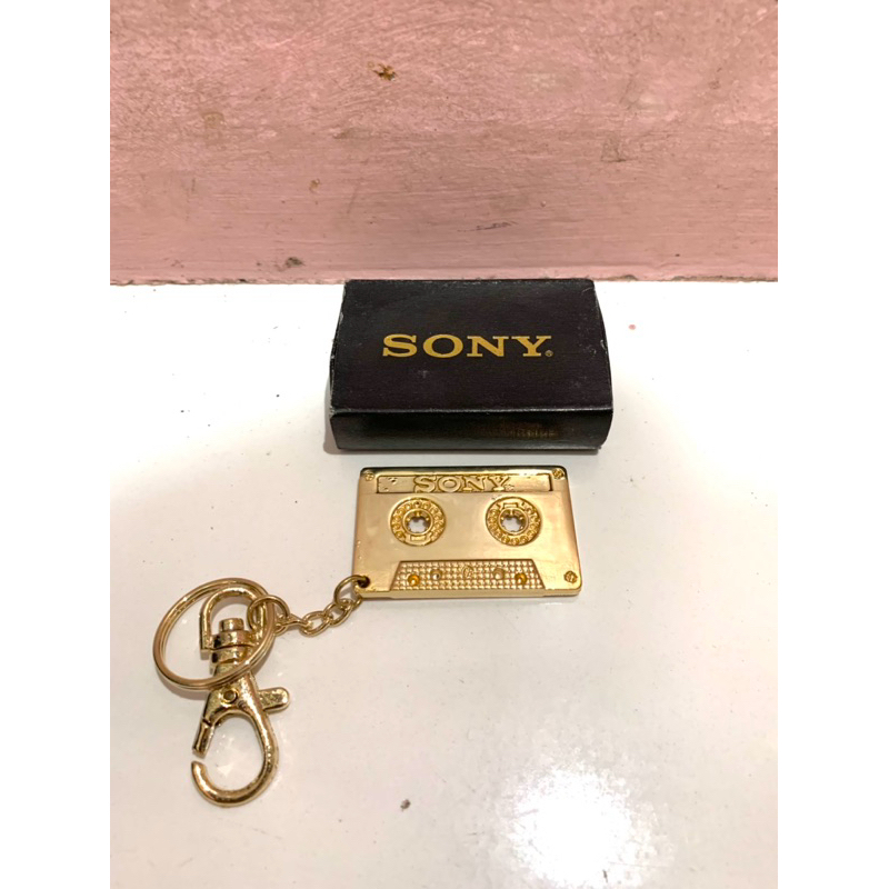 Jual NOS Vintage Keychain Sony Gold Cassette / Gantungan Kunci Kaset ...