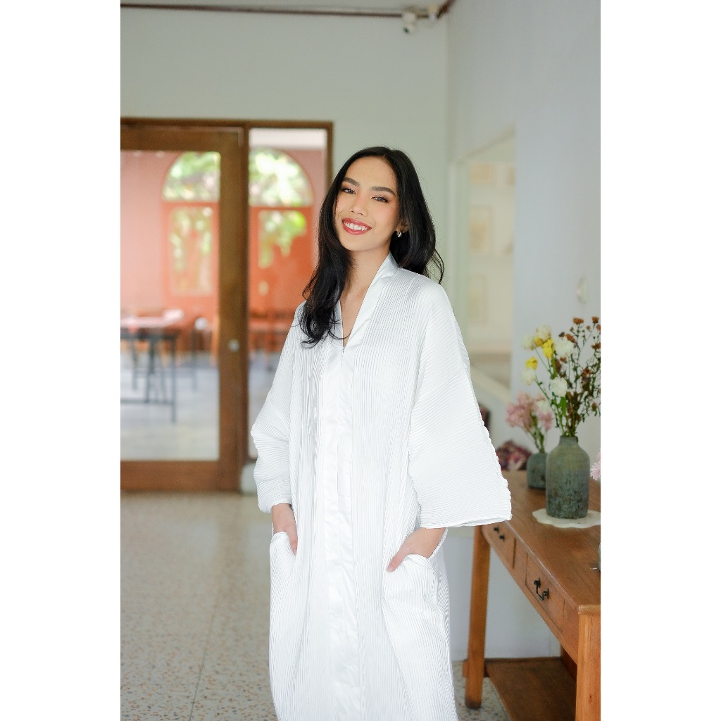 Jual Kaftan Gamis Abaya Polos Terbaru Pleated / Plisket Hitam Putih ...