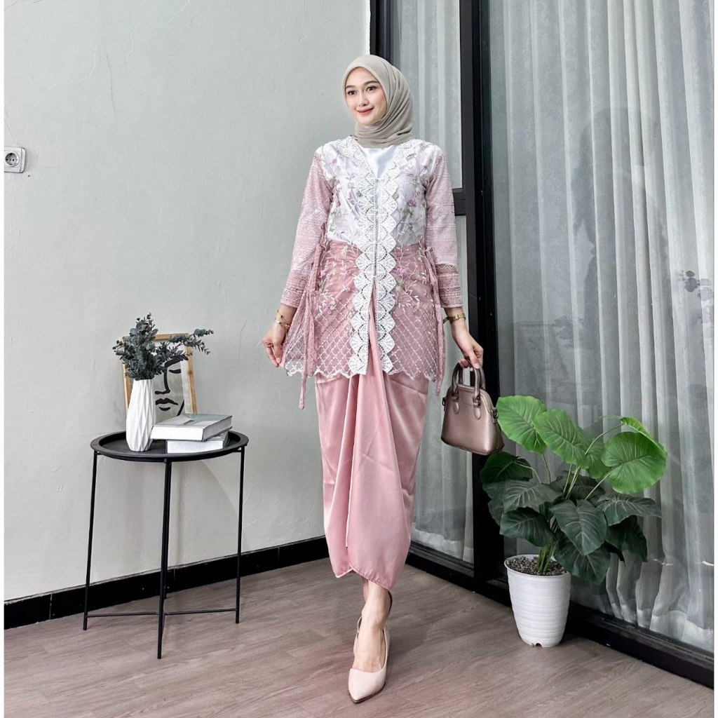 Jual One Set Wanita Kekinian Maiza Tulle Gardenia Renda Chantily ...