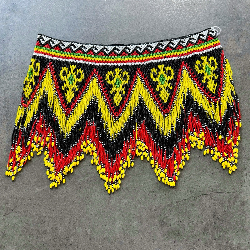 Jual Ikat Pinggul Rok Bawahan Manik Motif Runcing Khas Dayak Kalimantan ...