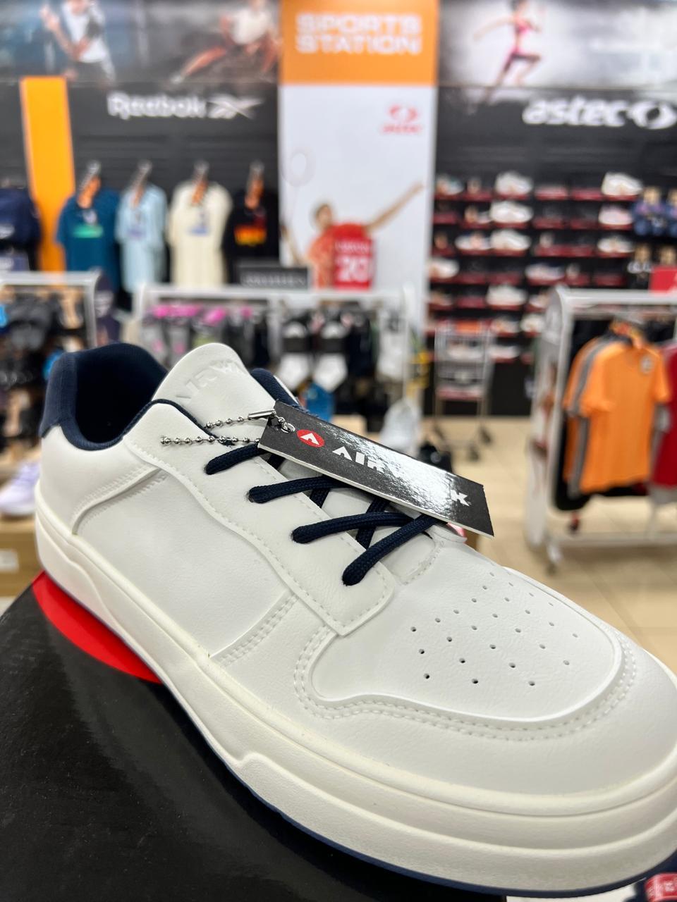 Jual Airwalk Buff Off White/Navy Men Shoes Original | Shopee Indonesia