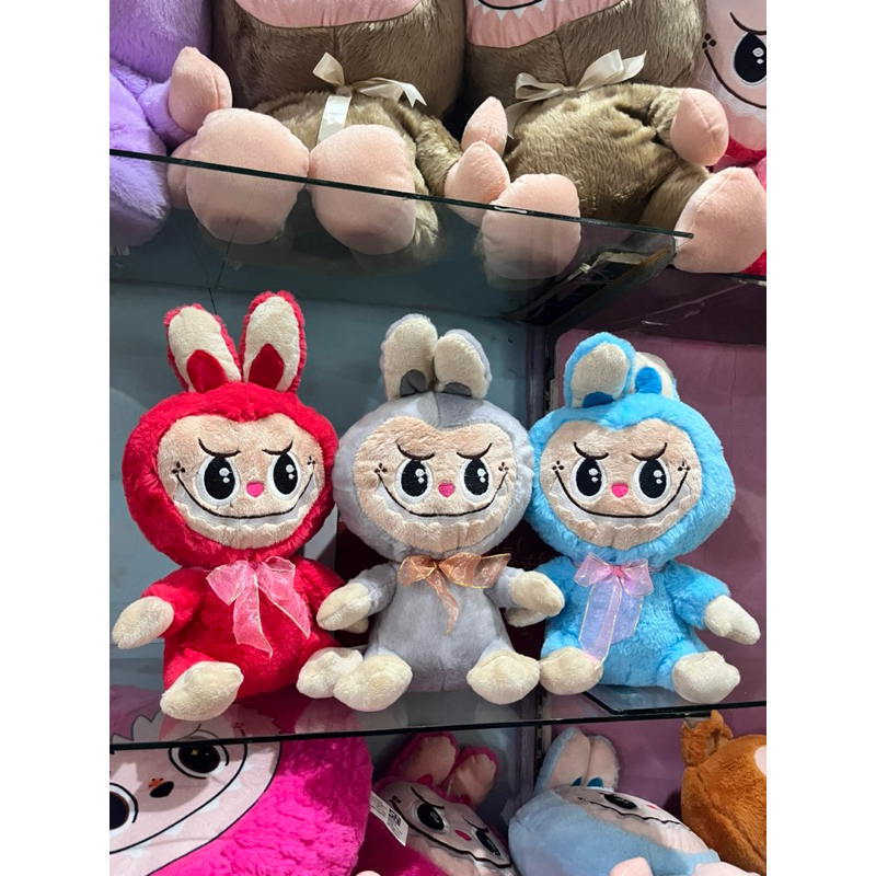 Jual BONEKA LABUBU VIRAL THE MONSTER UKURAN M POSISI DUDUK BAHAN HALUS ...