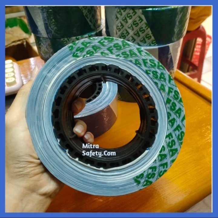 Jual Barricade Line 2 Inch x 300m Biru - Putih / Police Line Biru ...