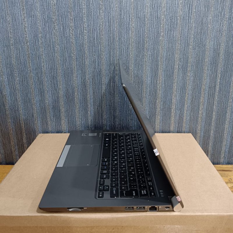Jual Laptop Toshiba dynabook R63 Cor i7-5500U Ram 8Gb/SSD 256Gb