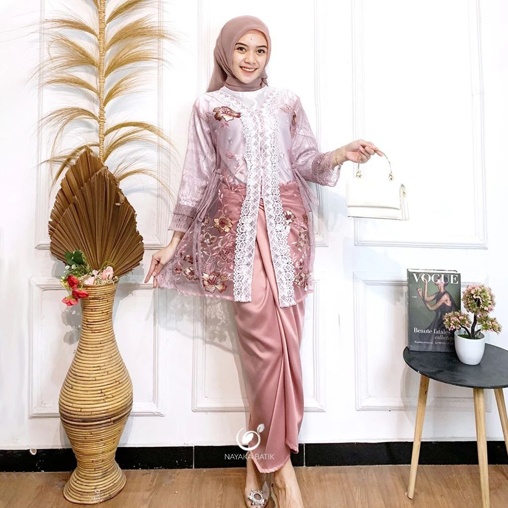Jual New Arrival One Set Maiza Inner Outer Rok lilit Bahan Tille ...
