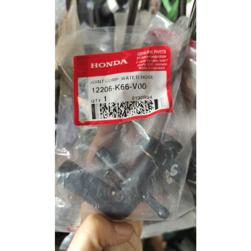 Jual Join Water Pump / Sambungan selang T Radiator Vario 125 / 12206 ...
