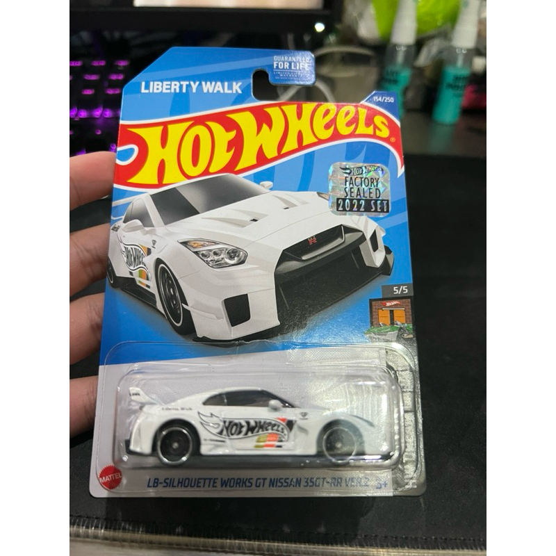 Jual hot wheels nissan gtr r35 lbwk putih hotwheels gtr r 35 putih ...