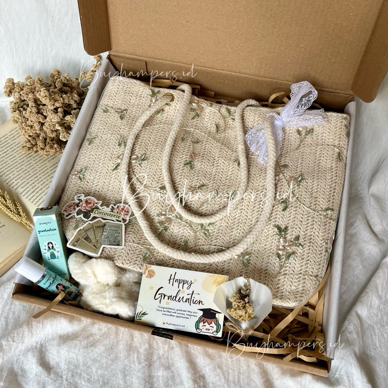 Jual New! Hampers cewek totebag rajut anyaman aesthetic kado ulang ...