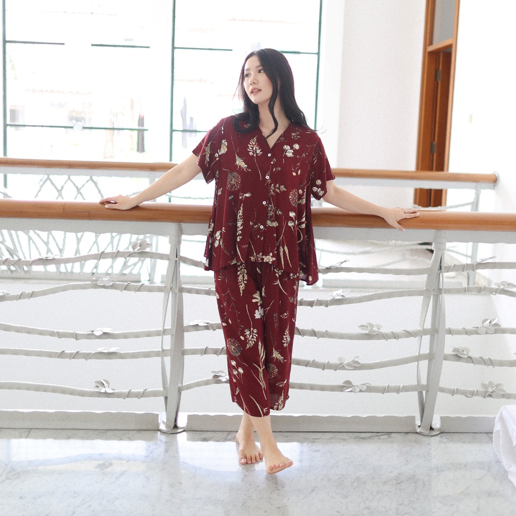 ECLAIR Sleepwear - Vneck Capri Pants Pajamas