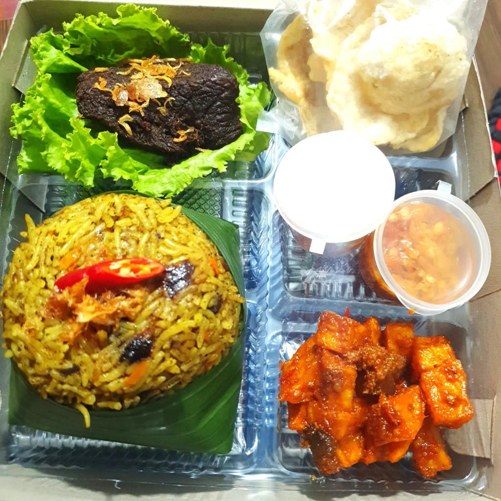 Jual Nasi Box kebuli Ayam /Paket Nasi kebuli Enak | Shopee Indonesia