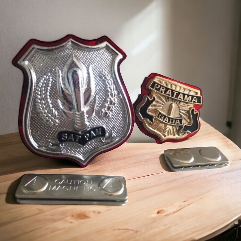 Jual pin kewenangan dan gada pratama akrilik magnet satpam security ...