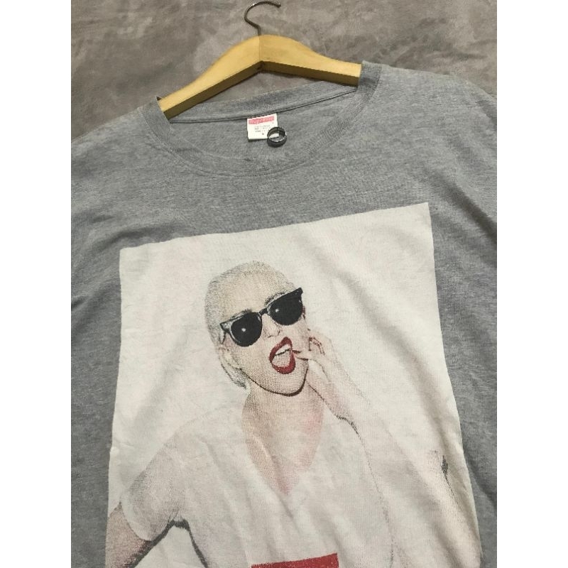 Supreme lady gaga tee sales