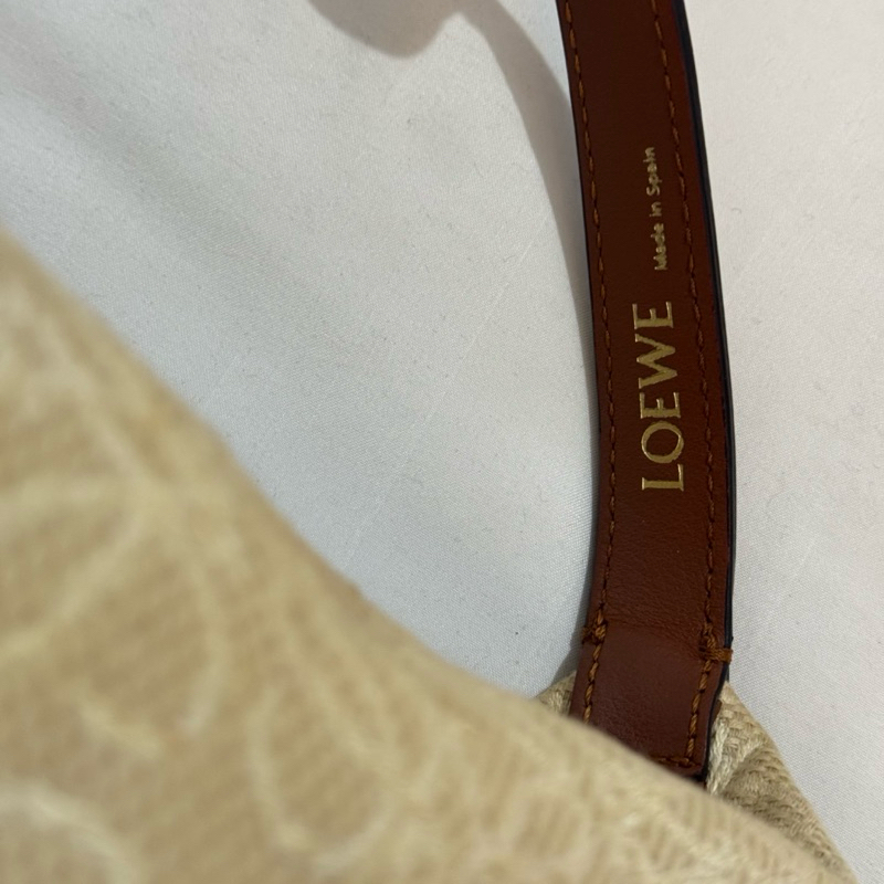 極美品】LOEWE 蔓延る ロエベ クラッチバッグ アメ柄 ユニセックス 飴
