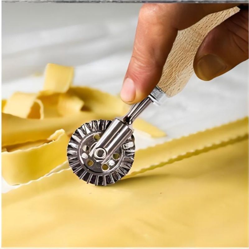 Pastamachine, snijwiel, deegsnijder wielsnijder met lang houten handvat, Ravioli Crimper Pizzasnijderwiel voor thuis- en keukengebruik (3,7 cm diameter