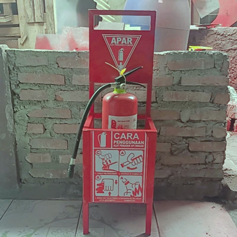Jual Tempat Dudukan Tabung APAR 3-9 kg Rak Besi + Sticker + Kaki Karet ...